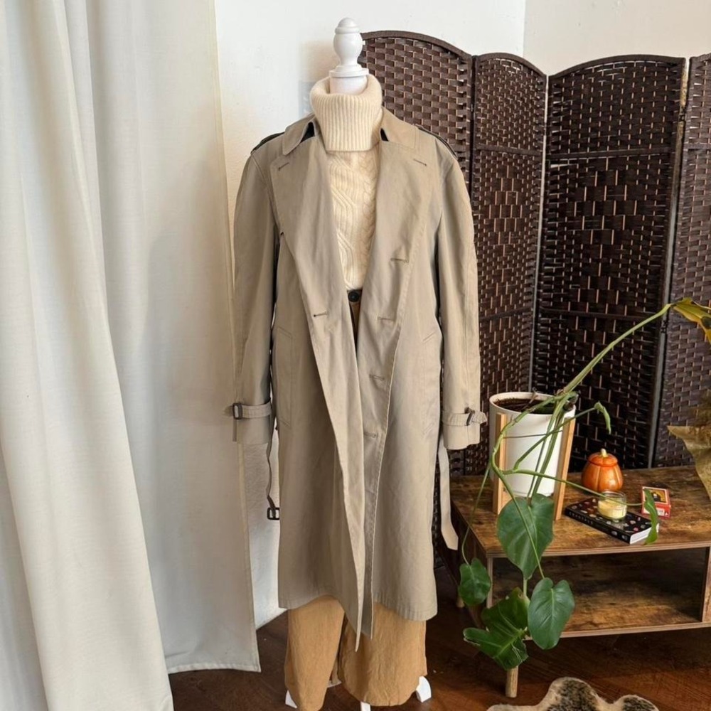 Vintage London Fog Tan and Cream Trench Coat Size Reg. 42